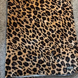Vs pink Sherpa blanket 🐆